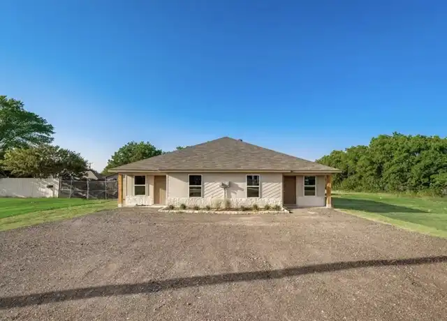 Property at 151 Water St, Milford, TX, 76670, 3 beds, 2 baths, [object Object]
