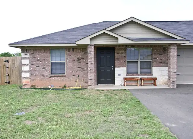 Property at 16989 Loring Ln, Lindale, TX, 75771, 3 beds, 2 baths, [object Object]