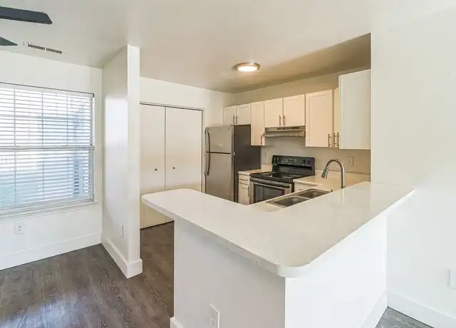 Property at Lighthouse Estates - 2903 Golden Crest Ct, Port Huron, MI, 48060, 2-3 beds, 2 baths, [object Object]