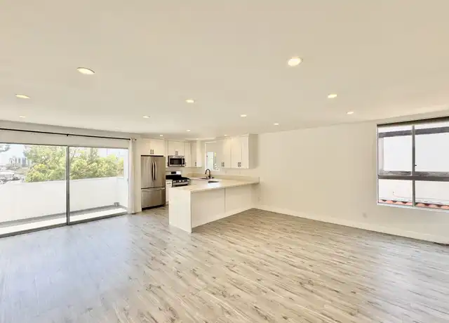 Property at 1345 18th St Unit 4, Santa Monica, CA, 90404, 2 beds, 2 baths, [object Object]