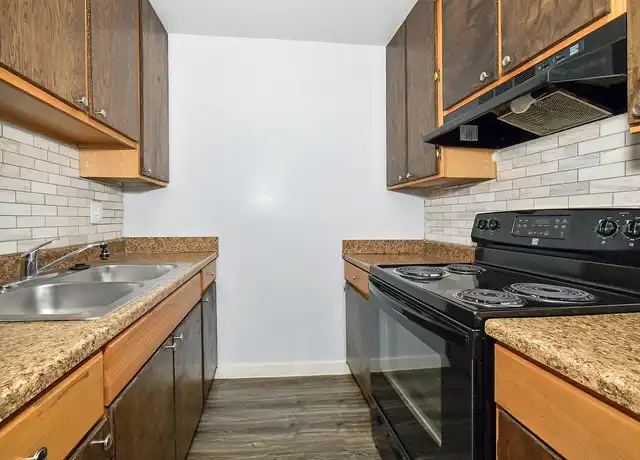 Property at Bonfoy Apartments - 112 Bonfoy Ave, Colorado Springs, CO, 80909, 1 bed, 1 bath, [object Object]