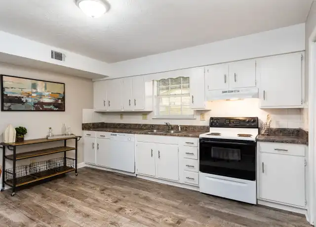 Property at 1703 Buccaneer Dr Unit 2, Johnson City, TN, 37604, 2 beds, 1 bath, [object Object]
