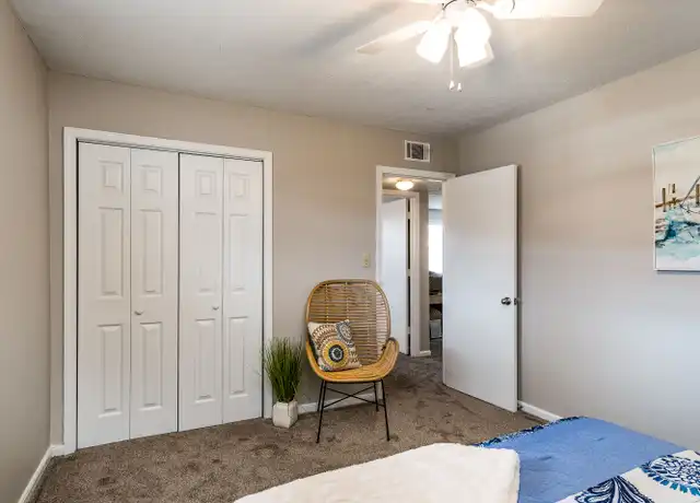 Property at 1703 Buccaneer Dr Unit 2, Johnson City, TN, 37604, 2 beds, 1 bath, [object Object]