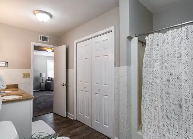 Property at 1703 Buccaneer Dr Unit 2, Johnson City, TN, 37604, 2 beds, 1 bath, [object Object]