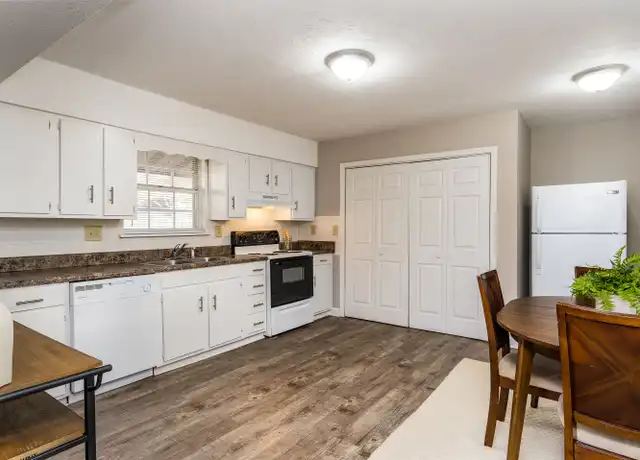 Property at 1703 Buccaneer Dr Unit 2, Johnson City, TN, 37604, 2 beds, 1 bath, [object Object]