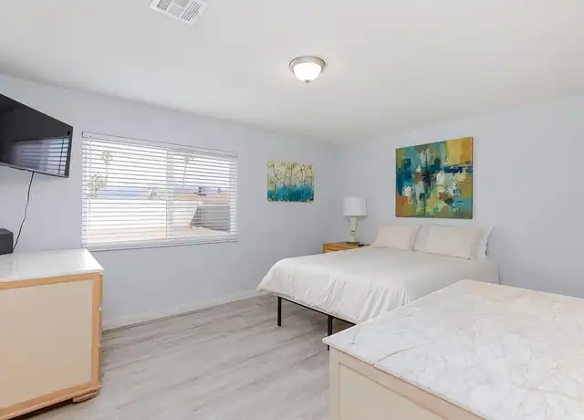 Property at 1300 W Monroe Ave, Las Vegas, NV, 89106, 1 bed, 1 bath, [object Object]