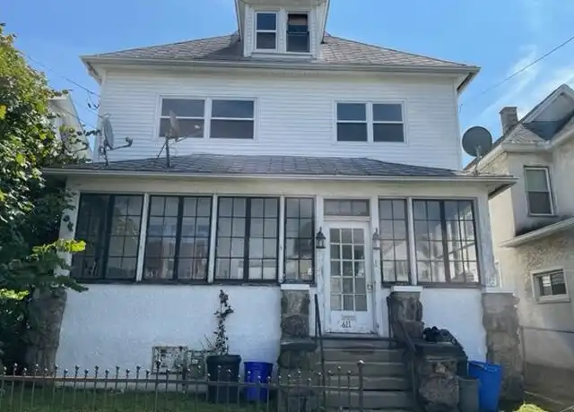 Property at 611 S Webster Ave Unit 1st floor, Scranton, PA, 18505, 2 beds, 1 bath, [object Object]