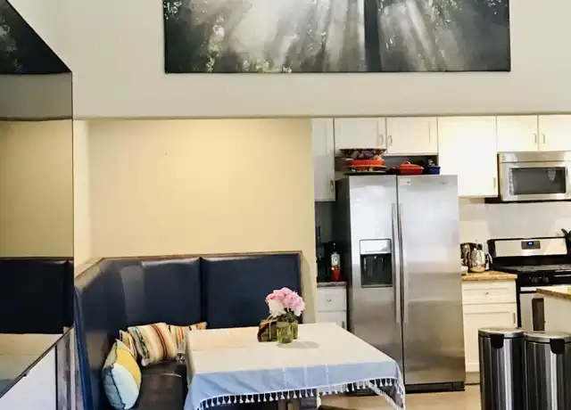 Property at 1525 De La Vina St Unit C, Santa Barbara, CA, 93101, 2 beds, 1 bath, [object Object]