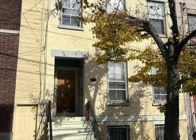 Property at 33 Elm St Unit 1, Albany, NY, 12202, 1 bed, 1 bath, [object Object]