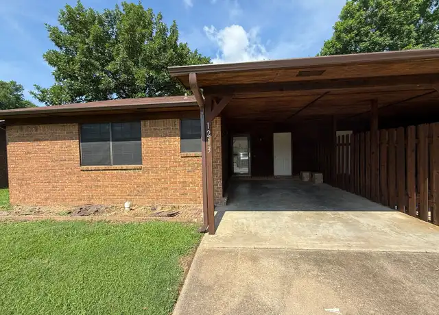 Property at 1213 University Dr Unit 1213, Russellville, AR, 72801, 2 beds, 1 bath, [object Object]