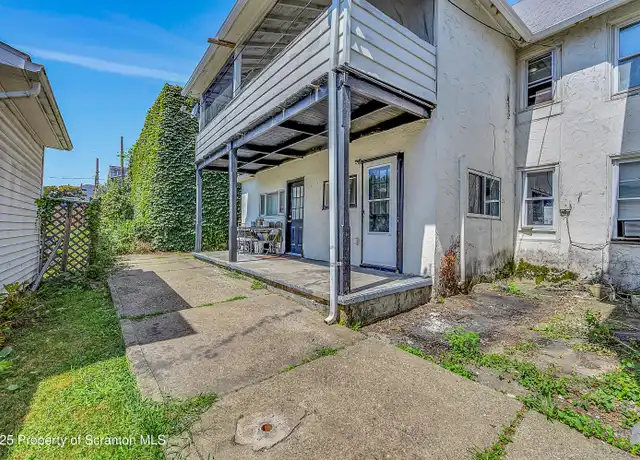 Property at 1009 Washburn St, Scranton, PA, 18504, 2 beds, 1 bath, [object Object]