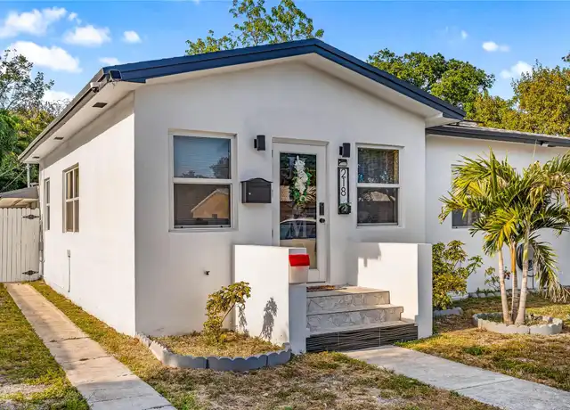 Property at 218 SW 7th St, Dania, FL, 33004, 3 beds, 2 baths, [object Object]