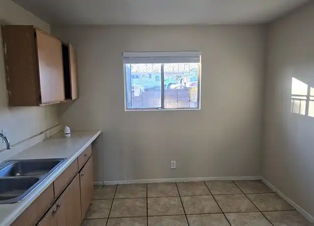 Property at 725 N 11th St Unit 4, Las Vegas, NV, 89101, 2 beds, 1 bath, [object Object]