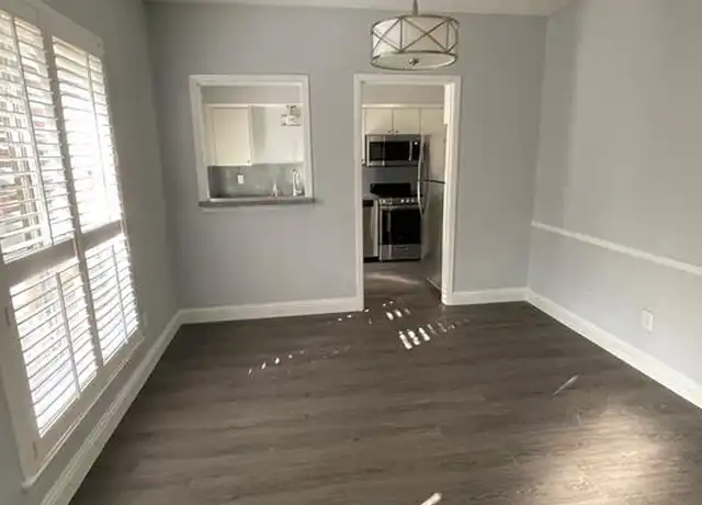 Property at 6017 E University Blvd, Dallas, TX, 75206, 2 beds, 1 bath, [object Object]