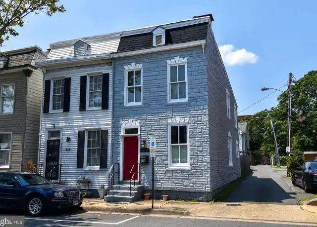 Property at 518 N Patrick St, Alexandria, VA, 22314, 3 beds, 1.5 baths, [object Object]