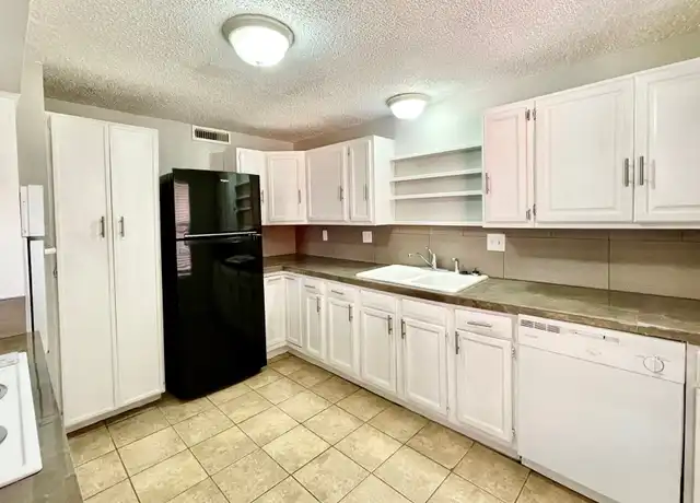 Property at 410 E 6th St, Odessa, TX, 79761, 2 beds, 1 bath, [object Object]