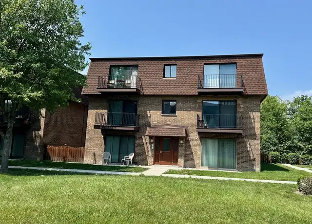 Property at 9818 Bianco Ter Unit C, Des Plaines, IL, 60016, 2 beds, 1 bath, [object Object]