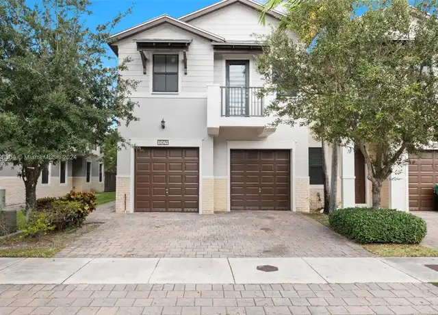 Property at 10429 NW 61st Ln, Doral, FL, 33178, 4 beds, 3.5 baths, [object Object]