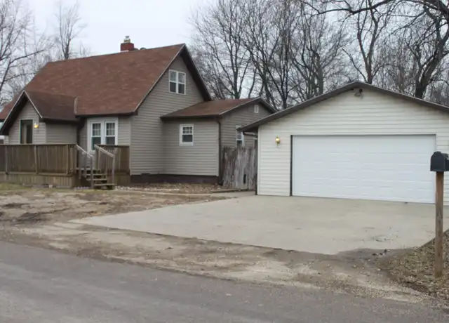 Property at 113 Holland Ct, Creve Coeur, IL, 61610, 3 beds, 1 bath, [object Object]
