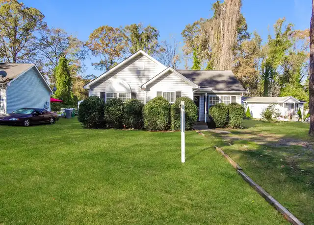 Property at 6417 Rockwell Blvd, Charlotte, NC, 28269, 3 beds, 2 baths, [object Object]