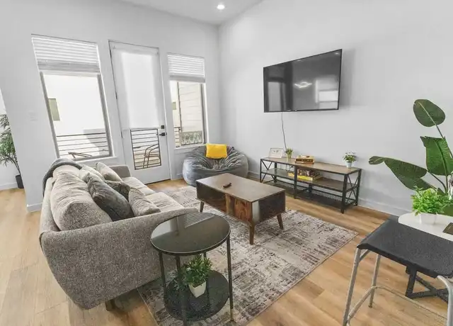 Property at Peerless Street 6740 - Peerless St Unit 1257737P, Houston, TX, 77021, 7-10 beds, 7-10.5 baths, [object Object]