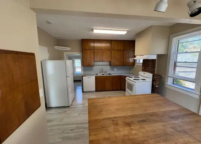 Property at 512 15th St NE Unit 524, Salem, OR, 97301, 4 beds, 1.5 baths, [object Object]