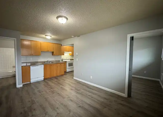 Property at 16124 SE Alder St Unit 03-B, Portland, OR, 97233, 1 bed, 1 bath, [object Object]