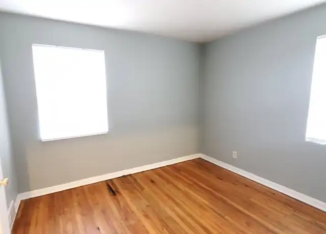 Property at 3438-3448 E Broad St, Columbus, OH, 43213, 2 beds, 1 bath, [object Object]
