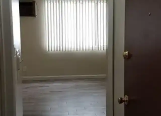 Property at 2905 Leeward Ave, Los Angeles, CA, 90005, 1 bed, 1 bath, [object Object]