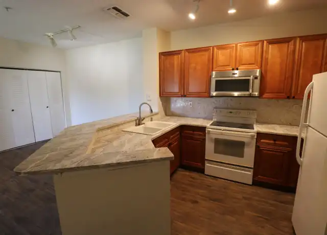 Property at 625 Fairway Dr #302, Saint Augustine, FL, 32084, 2 beds, 1 bath, [object Object]