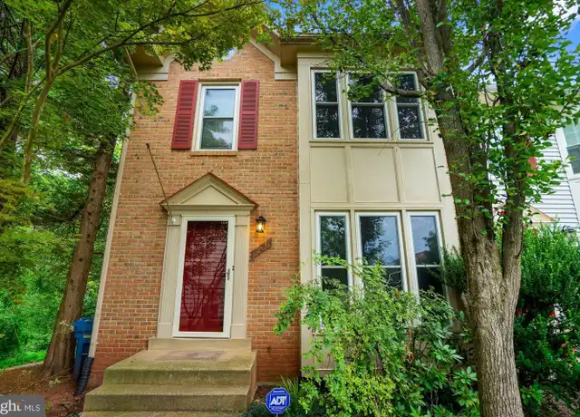 Property at 5136 Glen Meadow Dr, Centreville, VA, 20120, 3 beds, 2.5 baths, [object Object]