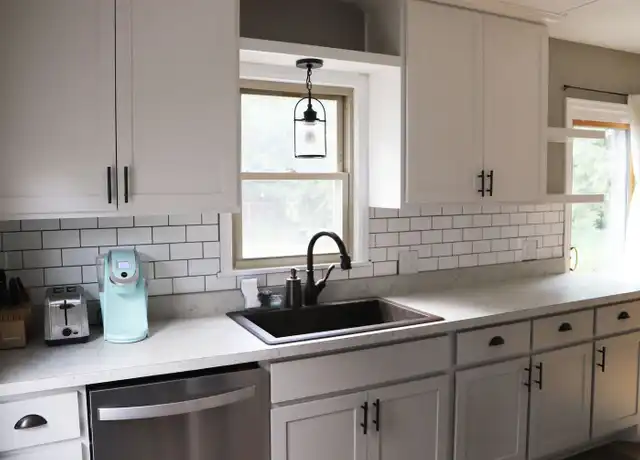 Property at 6510 Cedar Lake Rd S, Minneapolis, MN, 55426, 3 beds, 1.5 baths, [object Object]