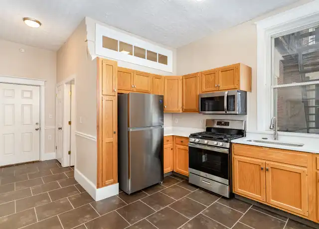 Property at 32 W High St Apt 201, Carlisle, PA, 17013, 2 beds, 1 bath, [object Object]