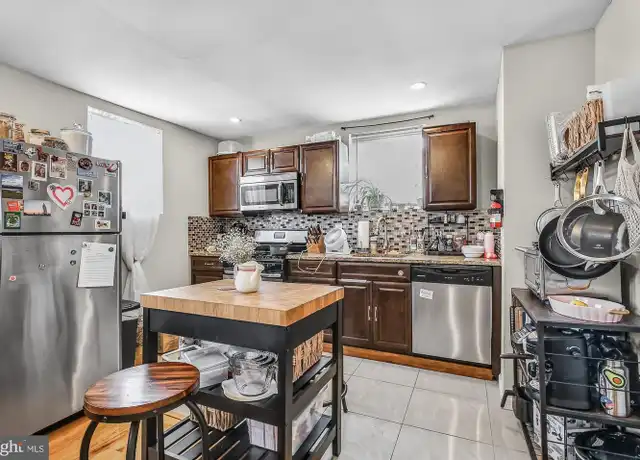 Property at 2001 S 11th St Unit 3, Philadelphia, PA, 19148, 2 beds, 1 bath, [object Object]