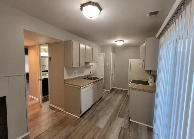 Property at 710 Arthur Ave, Virginia Beach, VA, 23452, 2 beds, 1.5 baths, [object Object]