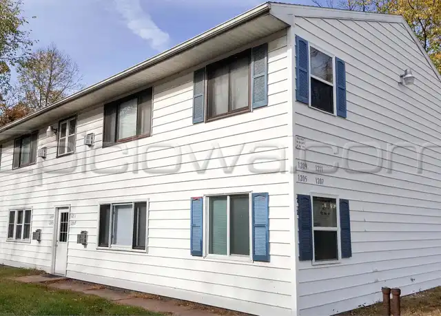 Property at 1209 O Avenue Pl NE, Cedar Rapids, IA, 52402, 2 beds, 1 bath, [object Object]