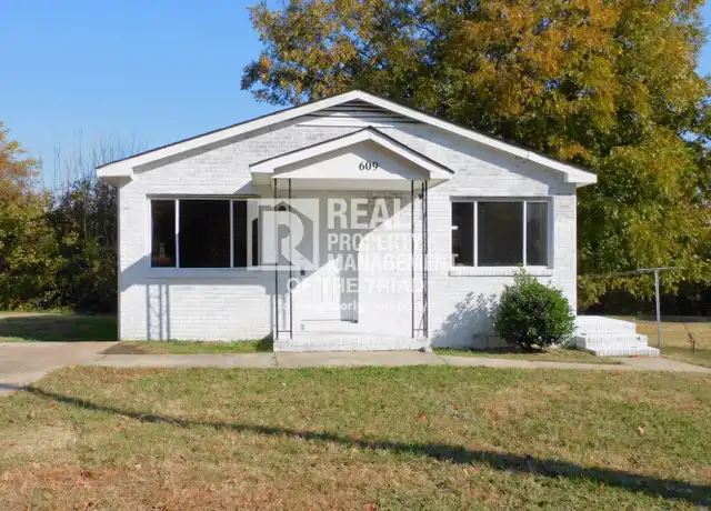 Property at 609 Cross St, High Point, NC, 27260, 3 beds, 1.5 baths, [object Object]