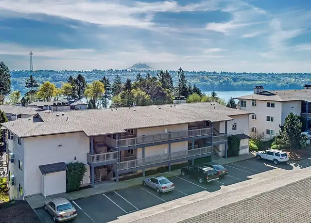 Photo of 2413 Cliffside Ln NW, Gig Harbor, WA 98335