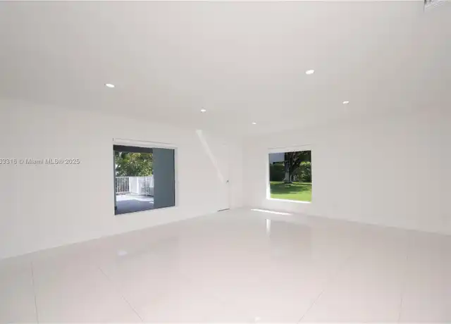 Property at 6695 SW 96th St, Pinecrest, FL, 33156, 4 beds, 3 baths, [object Object]