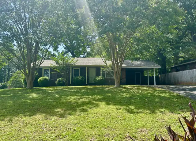 Property at 810 Harding Ave, Muscle Shoals, AL, 35661, 3 beds, 2 baths, [object Object]
