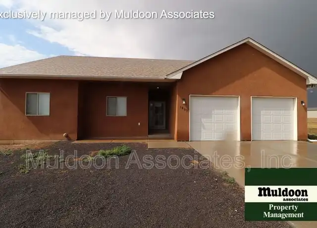 Property at 1207 W De la Vista Ct, Pueblo, CO, 81007, 3 beds, 2 baths, [object Object]