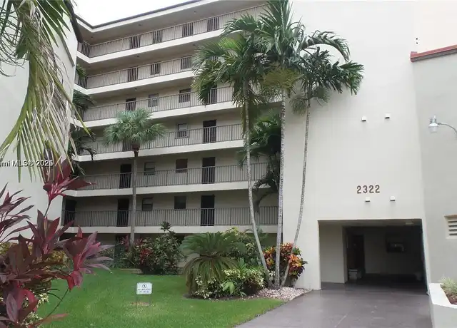 Property at 2322 S Cypress Bend Dr, Pompano Beach, FL, 33069, 1 bed, 1.5 baths, [object Object]