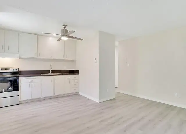 Photo of 13940 Paramount Blvd, Paramount, CA 90723