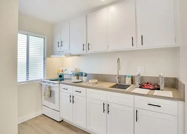 Photo of 13940 Paramount Blvd, Paramount, CA 90723