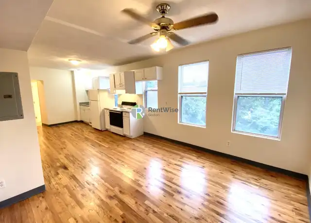 Property at 840 Huntington Ave Unit 2, Boston, MA, 02115, 3 beds, 1 bath, [object Object]