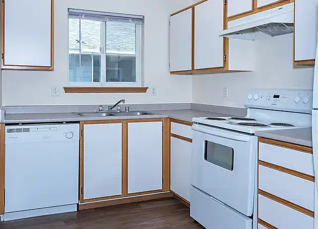 Property at Glacier Apartments - 1015 E 18th Ave, Ellensburg, WA, 98926, 1-2 bed, 1 bath, [object Object]
