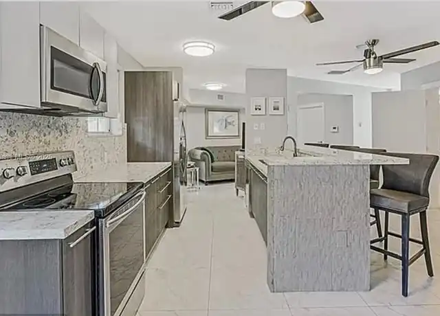 Property at 725 SE 14th Ct, Fort Lauderdale, FL, 33316, 3 beds, 3.5 baths, [object Object]