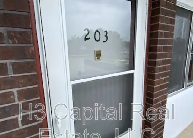 Property at 1306 9th St #203, Highland, IL, 62249, 1 bed, 1 bath, [object Object]