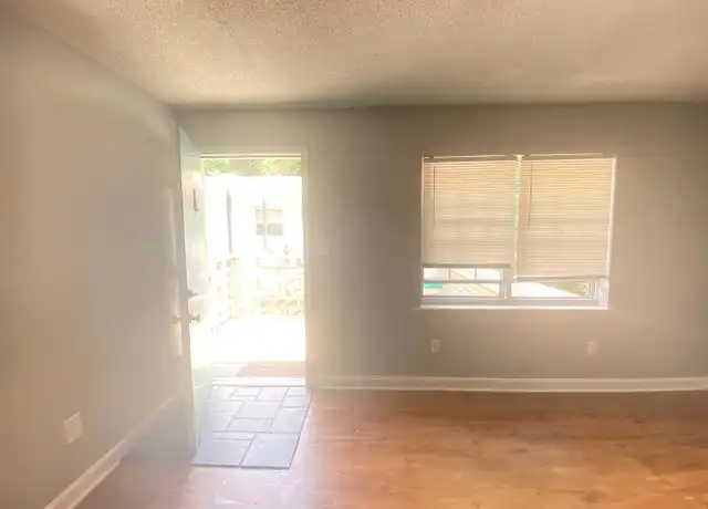 Property at 521 Bluff Ave SW Unit 37, Roanoke, VA, 24016, 1 bed, 1 bath, [object Object]
