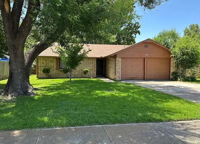 Property at 917 Cherrywood Trl, Mesquite, TX, 75149, 4 beds, 2 baths, [object Object]